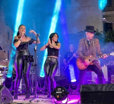 Musica e festa a Case di Coccia: si parte questa sera con i DISTRETTO 13