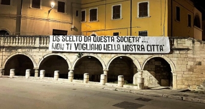 Ascoli Calcio - Striscioni contro la società e il nuovo ds, tifosi ancora in rivolta