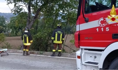 Precipita con l'auto in una scarpata, muore un 28enne