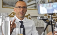 Ricci: &ldquo;Economia delle Marche &egrave; ferma, a rischio imprese e lavoro. Contrasteremo dazi investendo 10 milioni per aprire a nuovi mercati . Acquaroli accetti il confronto anzich&eacute; scappare&rdquo;