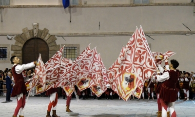 Ascoli Piceno - Sbandieratori, tre sestieri a caccia della promozione: da domani la Tenzone Argentea