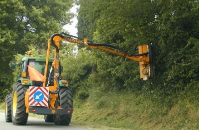 Decespugliazione strade provinciali, al via il supporto delle ditte private