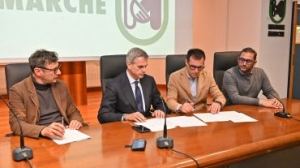 PORTO DI FANO, SOTTOSCRITTA OGGI LA CONVENZIONE TRA REGIONE MARCHE E COMUNE: INVESTIMENTO DA 2,5 MILIONI DI EURO PER IL DRAGAGGIO