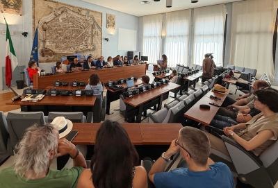 Set a Pesaro per il film Miopia: le identit&agrave; nascoste