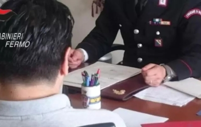 Finge di essere stato truffato sull'acquisto di due smartphone, denunciato