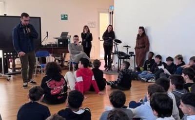 Fermana, dal campo di calcio ai banchi di scuola