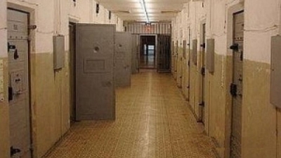 Perquisizione in carcere, 23 cellulari trovati in sezioni di alta sicurezza