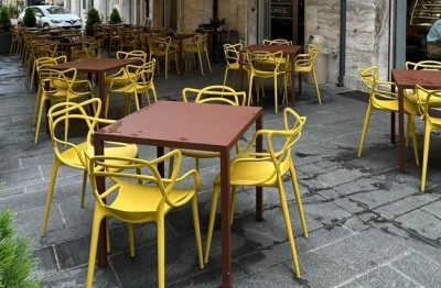 Ascoli Piceno - Sedie color ocra, multato un ristoratore del centro storico: 