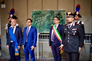 Cerimonia di scoprimento del bassorilievo in ricordo dei "Martiri di Sella Ciarelli"