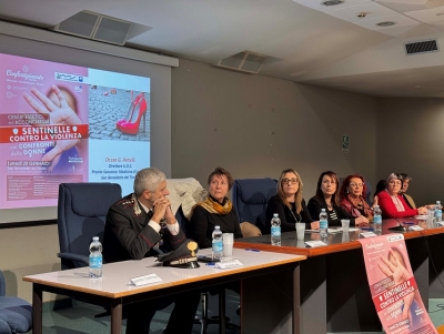 Acconciatori ed estetiste contro la violenza di genere: “Intercettiamo insieme le situazioni di pericolo”