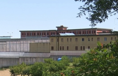 Detenuti appiccano il fuoco ad un materasso, otto gli agenti intossicati