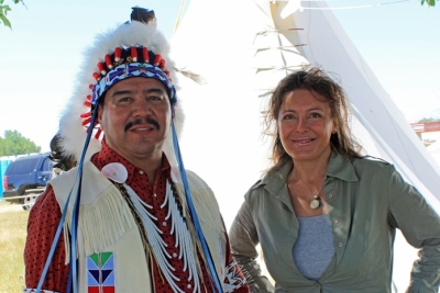 Nel Decennio ONU delle Lingue Indigene (2022–2032) parte da San Benedetto la campagna “Teniamo viva la lingua Apsáalooke (Crow)”