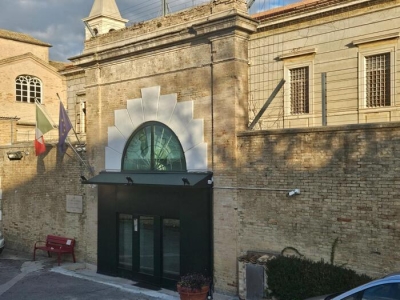 Sequestrano un agente e appiccano un incendio nel carcere, due gli arresti
