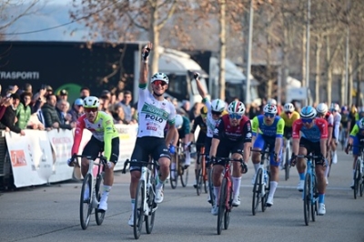 Il friulano Lorenzo Ursella re della volata al Gran Premio dell’Industria di Civitanova