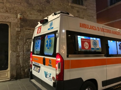 Ascoli Piceno - In preda a un raptus getta il televisore dalla finestra: nei guai una 35enne