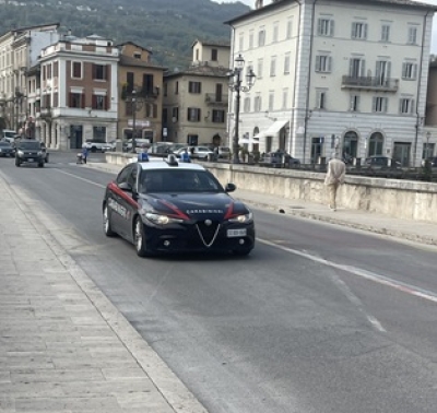 TENTA IL SUICIDIO: SALVATO DAI CARABINIERI