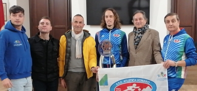 L’amministrazione comunale di Morro d’Oro ha celebrato l’Atletica Vomano e l'ascolano Stefano Massimi per i successi sportivi