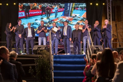 Alla Yuasa Battery la statuetta del Guerriero Marchigiano