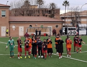 Nella 21^ giornata del girone B di Promozione mentre l'Aurora Treia prova a riprendere il largo &egrave; stata rinviata la gara di Corridonia per le cattive condizioni del terreno di gioco