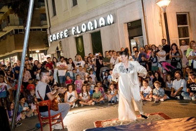 IN MIGLIAIA ALLA NOTTE BIANCO-ROSA DEI BAMBINI DI SAN BENEDETTO DEL TRONTO