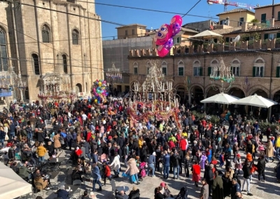 Ascoli Piceno - La città si tuffa nel Carnevale: incrementate le misure di sicurezza