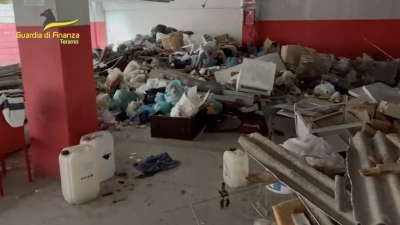 Sequestrata una discarica abusiva all’interno di un parcheggio sotterraneo di un centro commerciale di Colonnella