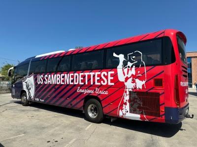 Presentato il primo inedito pulmann personalizzato della U.S. Sambenedettese