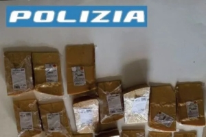 Rubano 23 pezzi di parmigiano, due denunce per concorso in ricettazione