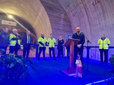 Abbattuto l'ultimo diaframma della galleria Trisungo