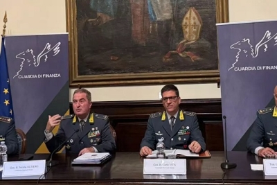 Guardia Finanza, sequestrate 7 tonnellate di alimenti contraffatti