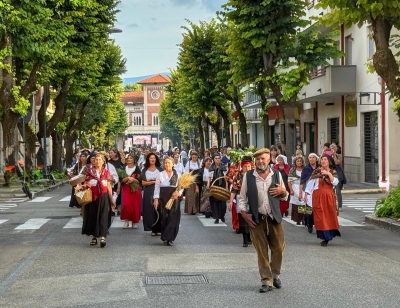 L'identità marsicana chiama tutti a raccolta e riempie le piazze e le strade di Avezzano per Marsicaland