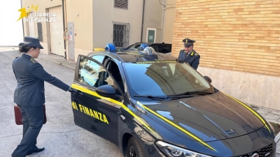 Eseguito maxi sequestro di prodotti contraffatti, bloccati 52mila articoli firmati “Rocco Barocco”