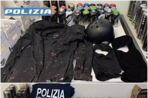 Imbrattavano incuranti treni e bus in varie regioni, tre writer denunciati