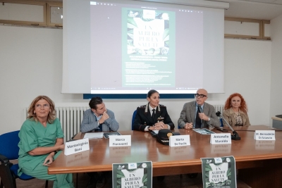 ALL’OSPEDALE ‘MAZZONI’ LA MESSA A DIMORA DI ‘UN ALBERO PER LA SALUTE’  DONATO UN LECCIO ALL’AST PICENA DAL REPARTO CARABINIERI BIODIVERSITA’