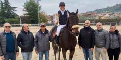 Ascoli Piceno - Corso per cavalieri, emozioni e divertimento al campo dei giochi Squarcia