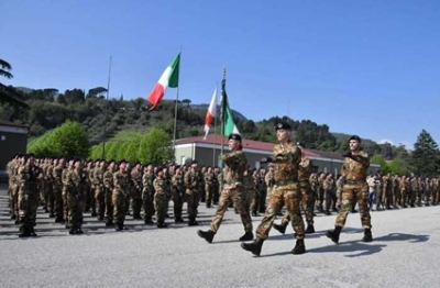 Volontari di ferma breve giurano al 235/o Reggimento Addestramento 'Piceno' ad Ascoli