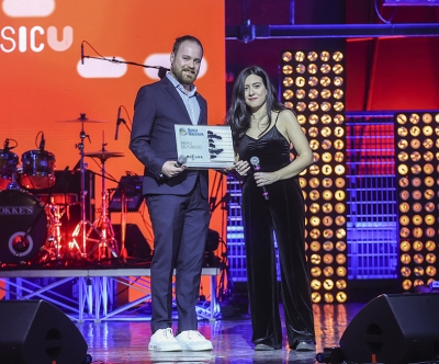 Musicultura: Alessandra Nazzaro vince il Premio del pubblico Banca Macerata  Domani, domenica 9 marzo, si esibirà il primo dei quattro marchigiani in gara: Atarde di Ancona