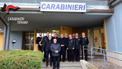 Mons. Lorenzo LEUZZI in visita alla Caserma “M.A.V.M. Car. Isaia CECI”