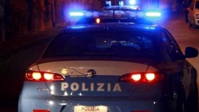 Giovane in fuga ferito da un colpo esploso da un agente