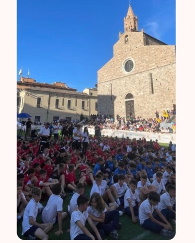 Bagno di folla per la sfilata inaugurale del Torneo Giovanile “1FamilySport”: da oggi spazio alla seconda fase, domani le finali