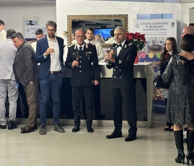 Gran Galà degli auguri di Natale dei Carabinieri Compagnia di San Benedetto all' Istituto Buscemi