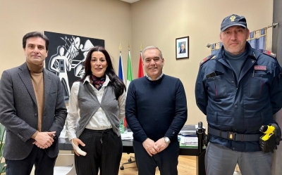 Il sindaco Spazzafumo riceve in visita l’Assistente Capo Coordinatore della Polizia di Stato Magdalena Ferretti rimasta ferita in servizio