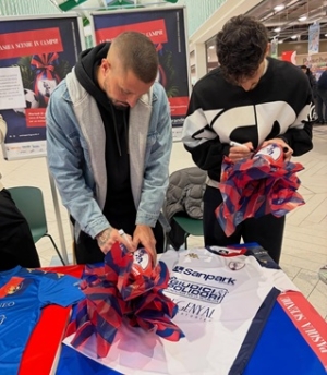 LA PASQUA ROSSOBLU&rsquo; SCENDE IN CAMPO