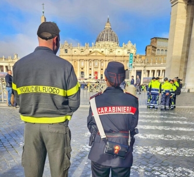 I Vigili del fuoco marchigiani presenti alle esequie del Papa
