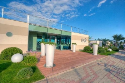 Furti e danni a un centro ricreativo e a un ristorante, tre le denunce