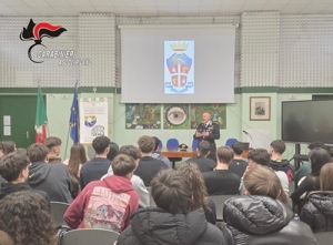 I CARABINIERI INCONTRANO GLI ALUNNI DEL LICEO &ldquo;ORSINI-LICINI&rdquo;
