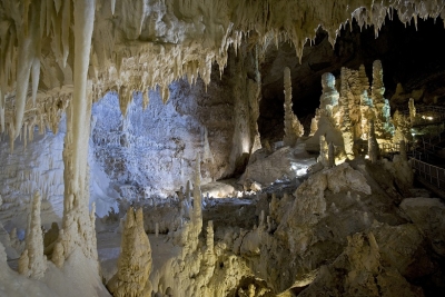 Le Grotte di Frasassi portano “Gormiti – The New Era” in classe per insegnare la sostenibilità ambientale