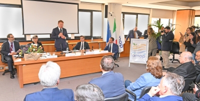 IL MINISTRO LOLLOBRIGIDA IN VISITA ALL’AMAP. L’AGRICOLTURA CHE INNOVA E IL MODELLO MARCHE PER LE IMPRESE AGRICOLE