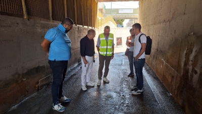 Rete Ferroviaria Italiana interviene nel sottopassaggio pedonale di via del Mare sigillando la perdita d'acqua