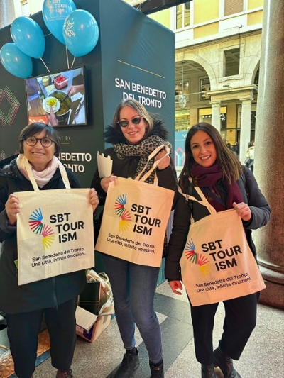 Lo stand di S. Benedetto al Villaggio dei Comuni ANCI a Torino